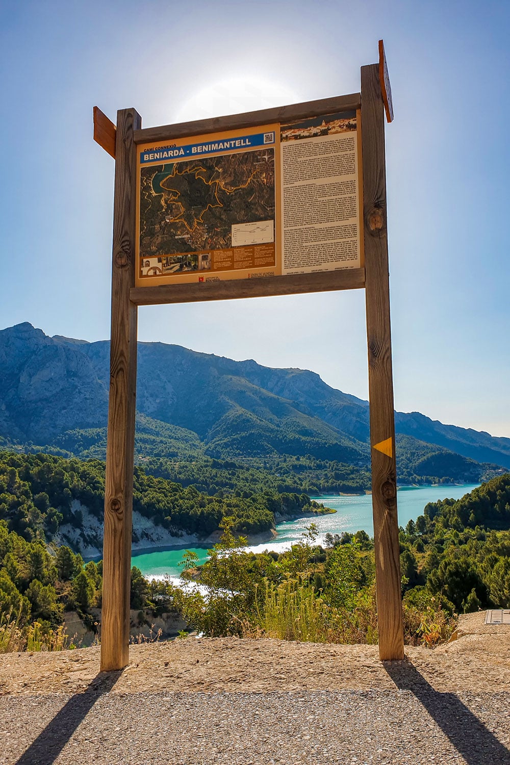 Beniarda and Benimantell walking trail sign