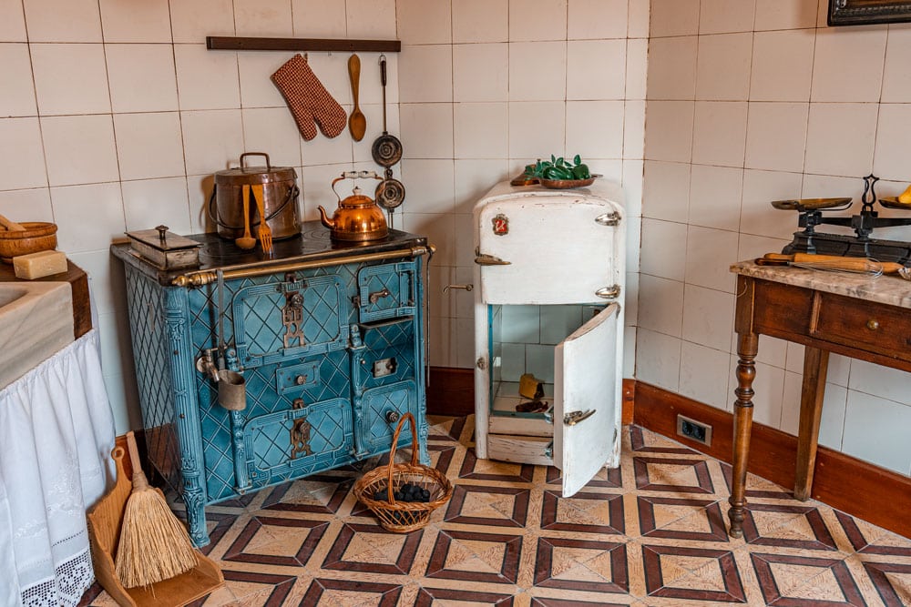 Interior of Casa Botines - Kitchen