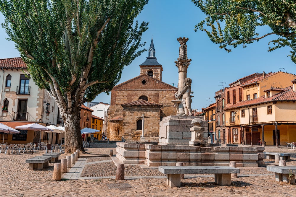 Medieval Square - Plaza del Grano