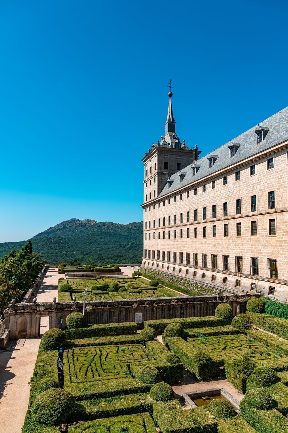 Frailes gardens at Royal Monastery