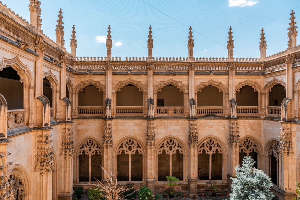 Monastery of San Juan de los Reyes courtyard