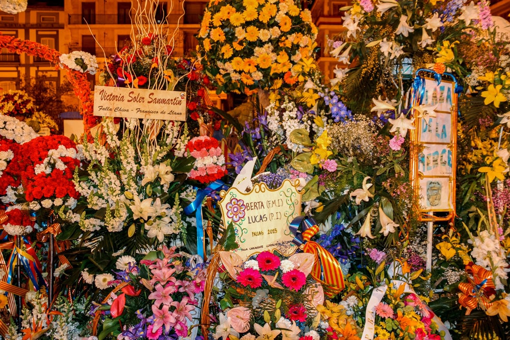 Flowers brought to the Valencia city square