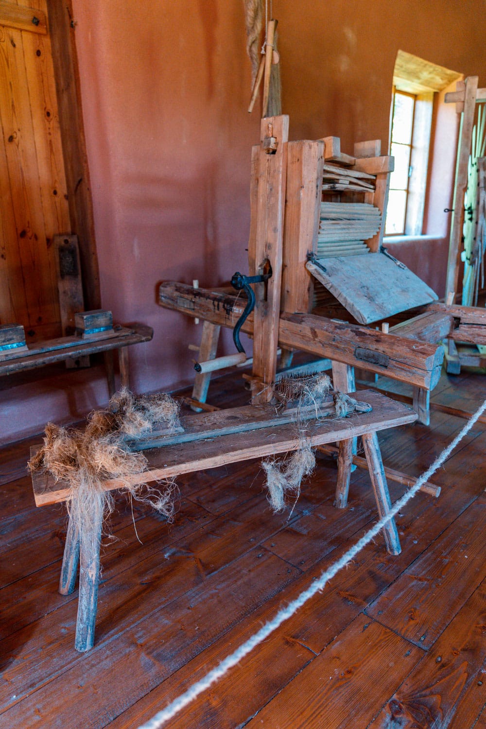 Traditional Wooden Linen Processing Machine