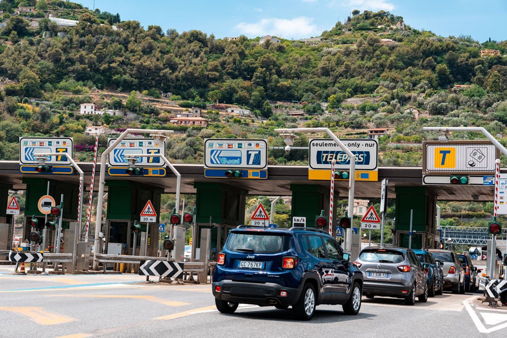 Motorway tolls with different payment option.